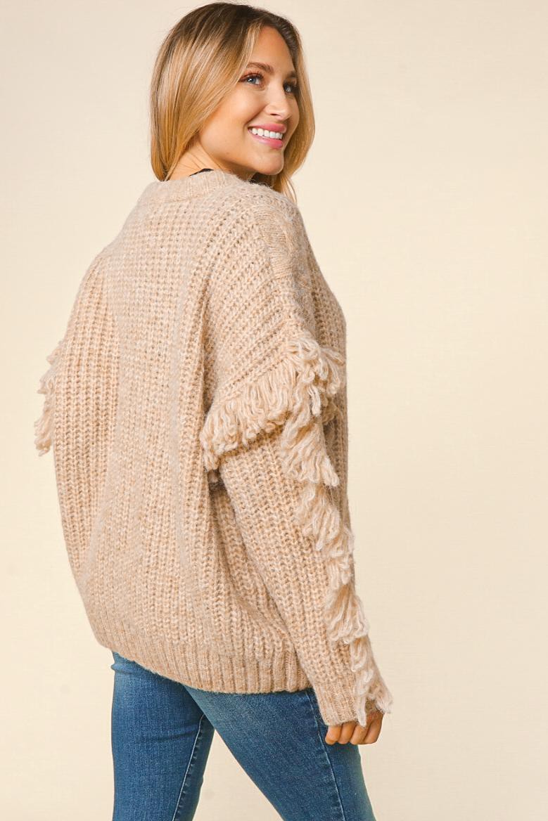 LONG SLEEVE WITH FRINGE OVERSIZED SWEATER