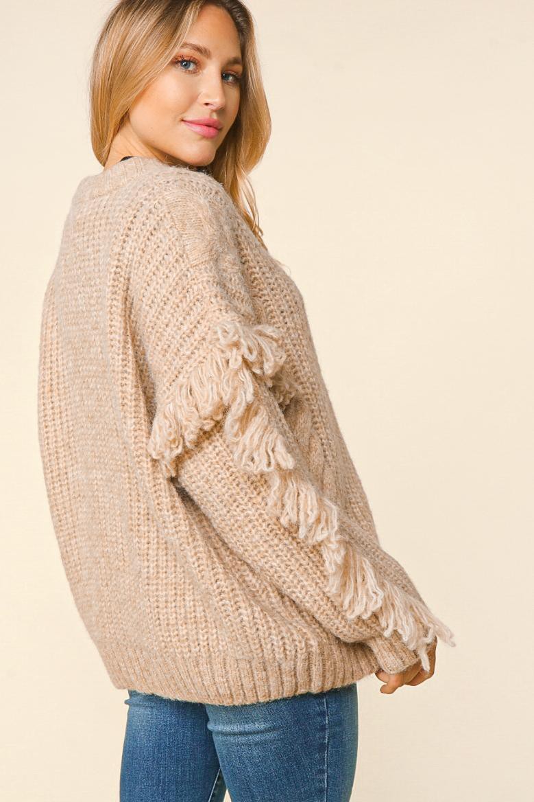 LONG SLEEVE WITH FRINGE OVERSIZED SWEATER